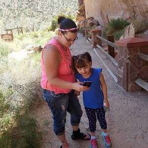 Meet your Posher, Candi